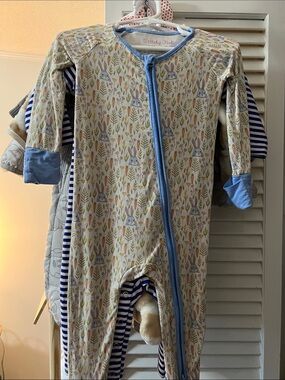 Super Cute Stitchy Fish One Piece Convertible Pajamas Size 6-12 Months